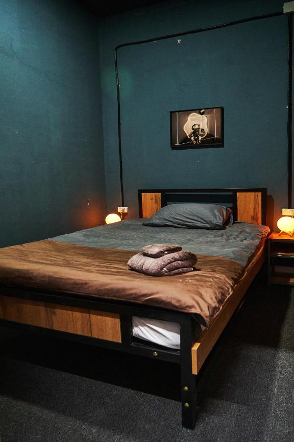 Gagarin Capsule Hotel อัลมาตี ภายนอก รูปภาพ